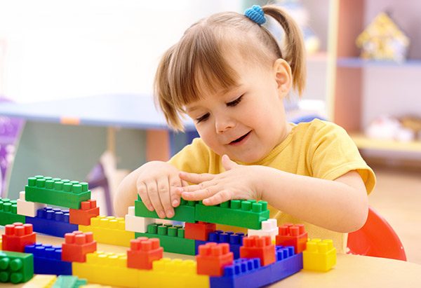 Những loại đồ chơi cho bé 3 tuổi phát triển tối đa do choi cho be 3 tuoi.jpg2 - Những loại đồ chơi cho bé 3 tuổi phát triển tối đa