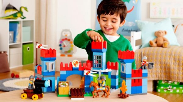 Đồ chơi lego giúp bé khơi gợi khả năng tư duy, sáng tạo, đặc điểm quan trọng mà bé nào cũng cần có