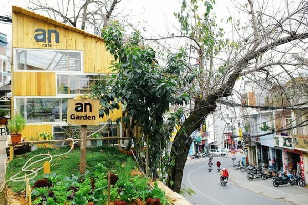 an cafe da lat 600x400 - Top 5 địa điểm cà phê Đà Lạt đẹp mà bạn không nên bỏ qua