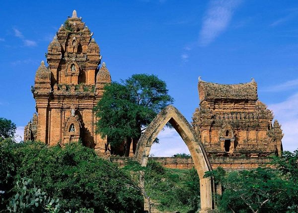 thap Po Klong Garai 600x428 - Chia sẻ kinh nghiệm du lịch Ninh Chữ từ A - Z